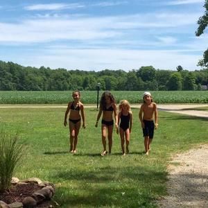 Meet your Posher, Liza